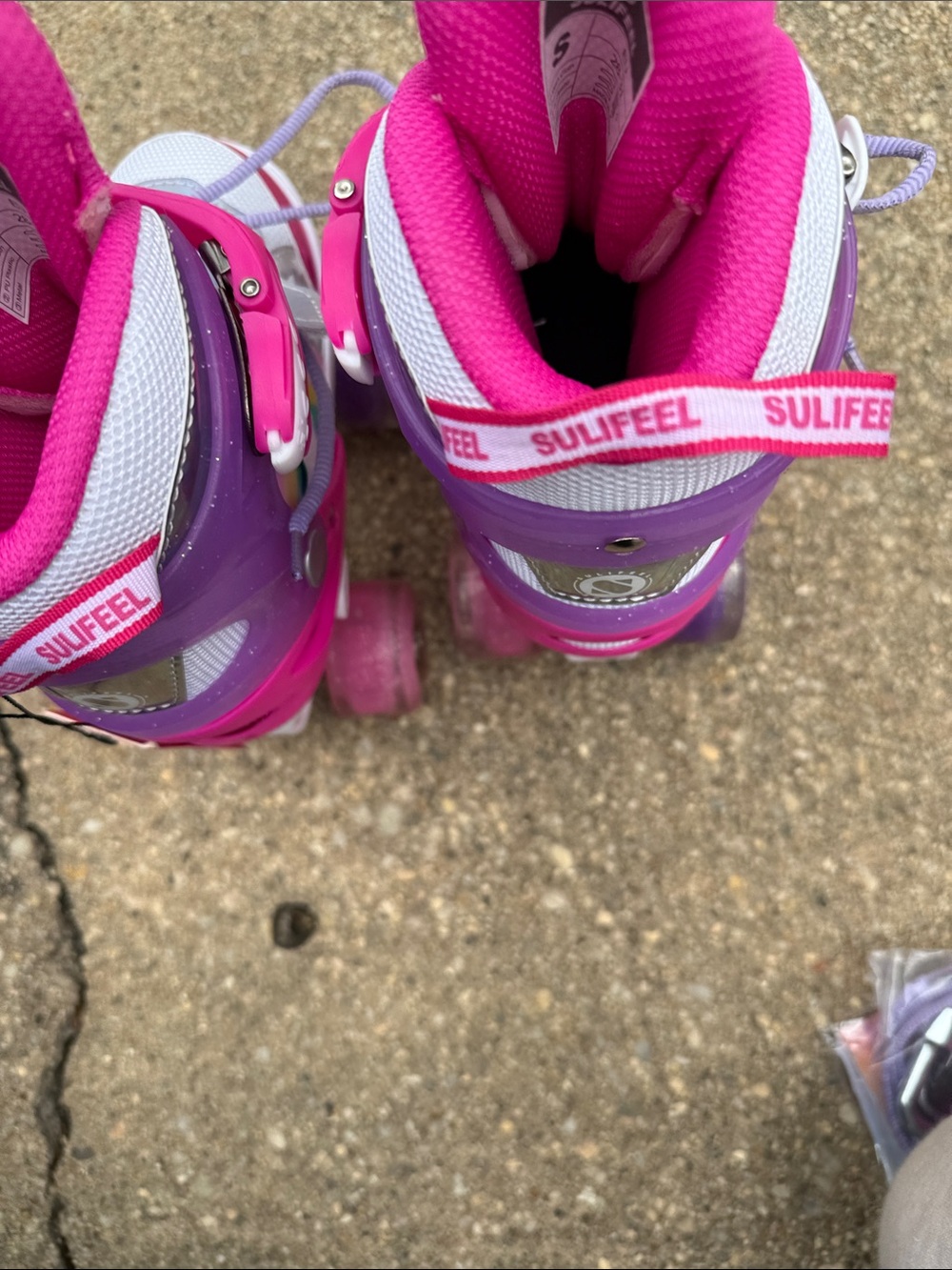 SuliFeel Girls Light-Up Roller Skates โ Size Small โ New With Tags - Picture 7 of 16